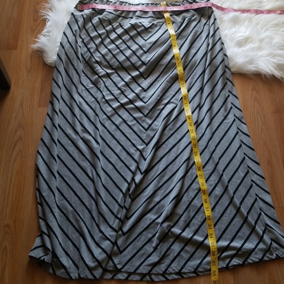 Pure Energy skirt - Picture 2 of 4